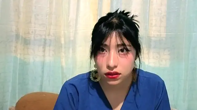 Snapshot of Sullyoonn chatting on October 31, 12:00 am Sullyoonn online show from October 31, 12:00 am