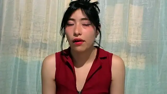 Snapshot of Sullyoonn chatting on November 4, 11:59 pm Sullyoonn online show from November 4, 11:59 pm