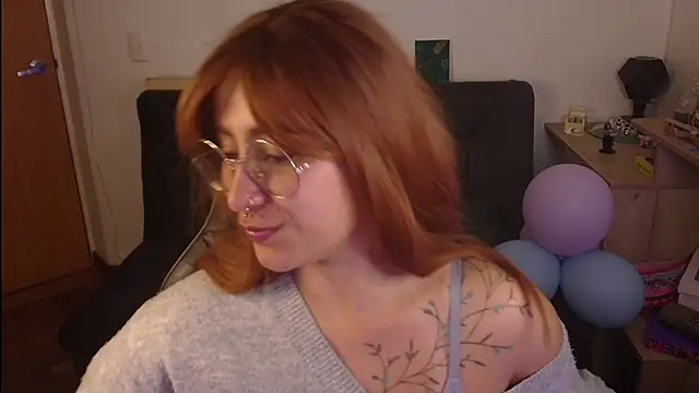 Snapshot of Miacatsito3 chatting on October 28, 11:18 pm Miacatsito3 online show from October 28, 11:18 pm