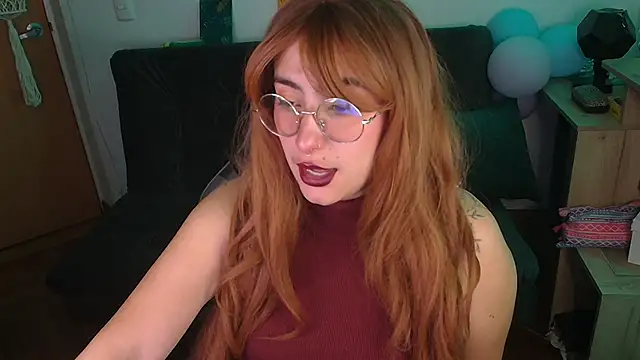 Snapshot of Miacatsito3 chatting on December 3, 12:07 am Miacatsito3 online show from December 3, 12:07 am