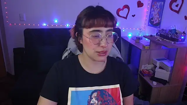 Miacatsito3 online show from April 15, 4:52 am