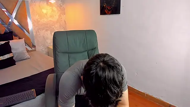 Snapshot of kraven_lust chatting on November 4, 3:05 am kraven lust online show from November 4, 3:05 am