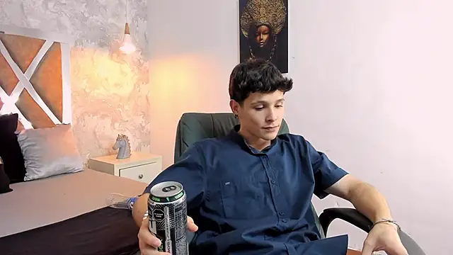 Snapshot of kraven_lust chatting on November 13, 3:05 am kraven lust online show from November 13, 3:05 am