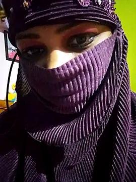 TAMI KAYAL online show from October 7, 5:43 pm