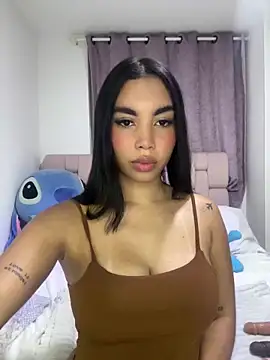 Snapshot of karolaalcendra chatting on November 17, 3:45 am karolaalcendra online show from November 17, 3:45 am