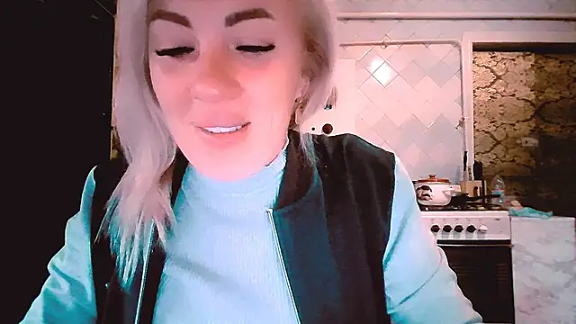 EmmaCat  online show from September 26, 8:40 am