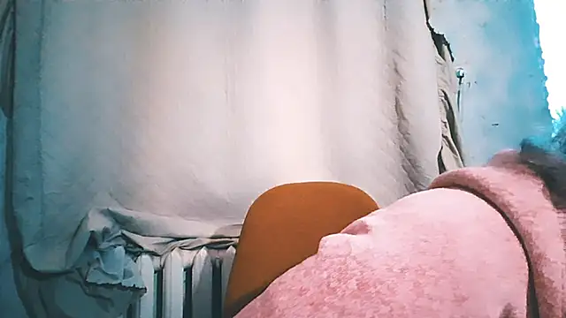 EmmaCat  online show from November 9, 5:28 am