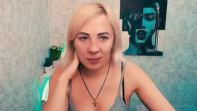 EmmaCat  online show from February 19, 7:26 am