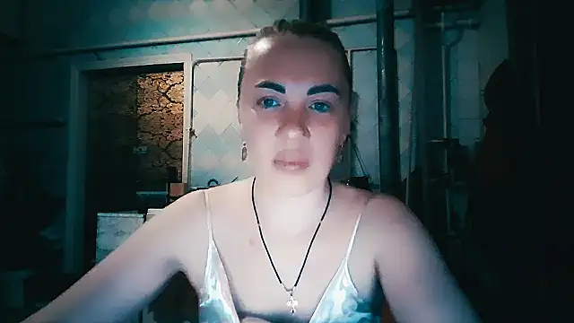 EmmaCat  online show from April 20, 3:59 pm