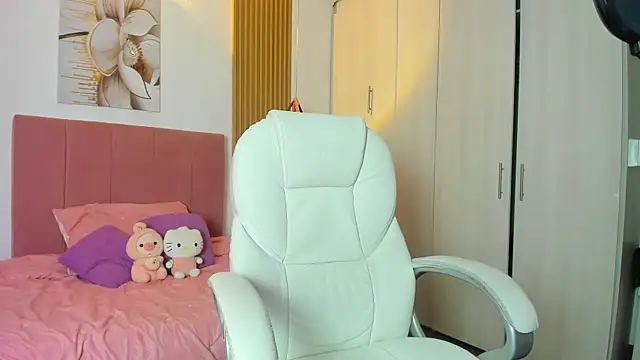 KoraRousee online show from September 15, 1:00 pm