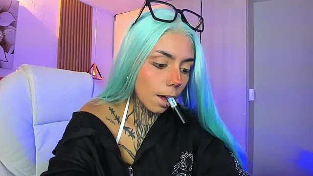 KoraRousee online show from October 30, 1:23 pm