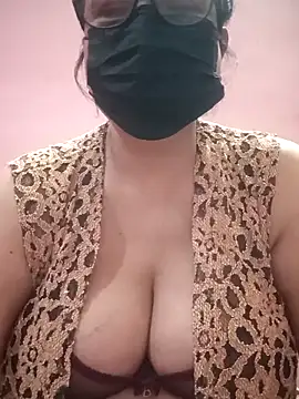 Snapshot of thehotlady chatting on December 17, 9:37 am thehotlady online show from December 17, 9:37 am