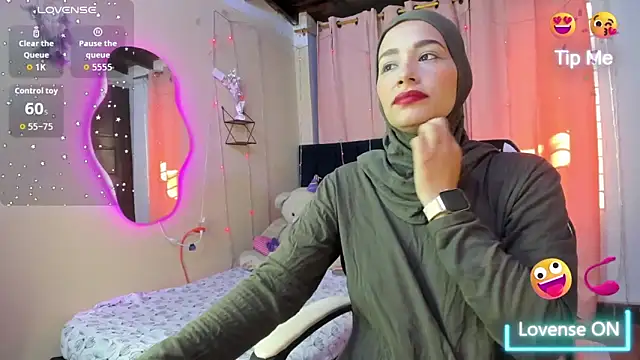 Snapshot of ShanaJamil chatting on December 14, 1:05 pm ShanaJamil online show from December 14, 1:05 pm