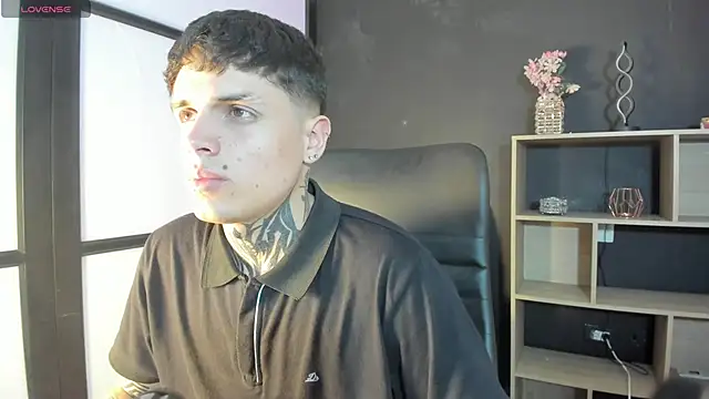 Declan-Fox online show from October 16, 5:19 am