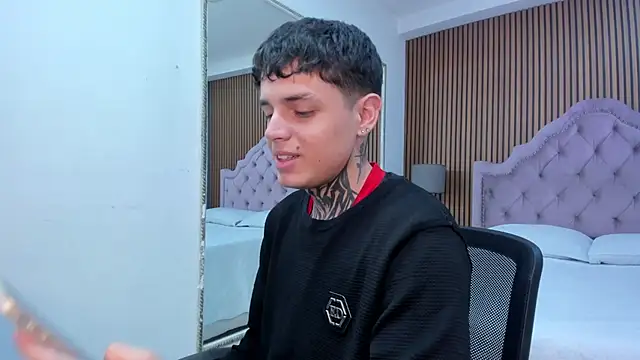 Declan-Fox online show from October 25, 4:31 am