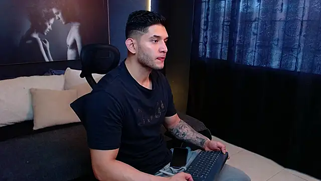 Snapshot of RichardMilleer chatting on October 4, 2:59 pm RichardMilleer online show from October 4, 2:59 pm