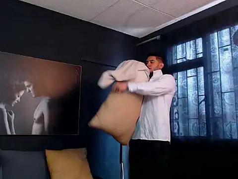 Snapshot of RichardMilleer chatting on October 7, 1:52 pm RichardMilleer online show from October 7, 1:52 pm