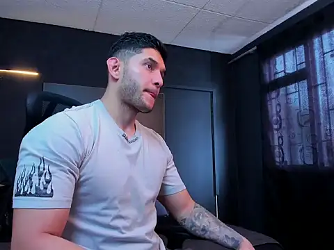 Snapshot of RichardMilleer chatting on October 8, 2:04 pm RichardMilleer online show from October 8, 2:04 pm