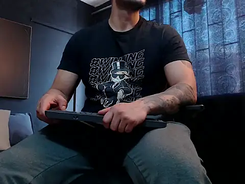 Snapshot of RichardMilleer chatting on October 22, 1:55 pm RichardMilleer online show from October 22, 1:55 pm