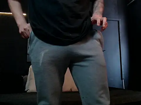 Snapshot of RichardMilleer chatting on October 23, 2:16 pm RichardMilleer online show from October 23, 2:16 pm