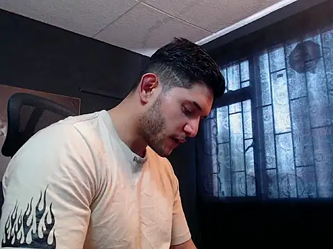 Snapshot of RichardMilleer chatting on October 27, 2:10 pm RichardMilleer online show from October 27, 2:10 pm