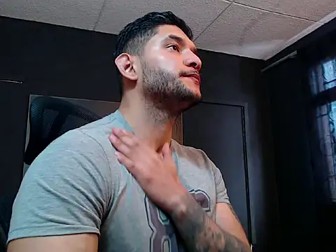 Snapshot of RichardMilleer chatting on November 11, 2:17 pm RichardMilleer online show from November 11, 2:17 pm