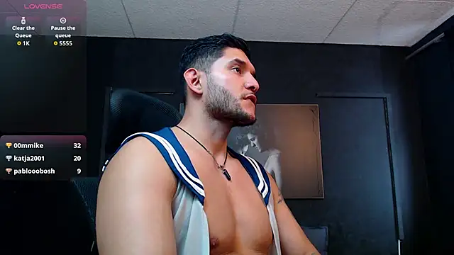 Snapshot of RichardMilleer chatting on January 5, 5:27 pm RichardMilleer online show from January 5, 5:27 pm