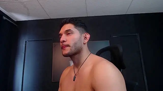 Snapshot of RichardMilleer chatting on February 7, 2:10 pm RichardMilleer online show from February 7, 2:10 pm