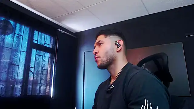 Snapshot of RichardMilleer chatting on February 11, 1:38 pm RichardMilleer online show from February 11, 1:38 pm