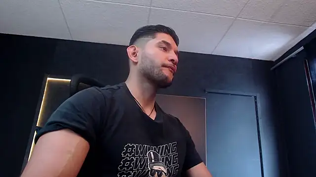 Snapshot of RichardMilleer chatting on February 12, 2:23 pm RichardMilleer online show from February 12, 2:23 pm