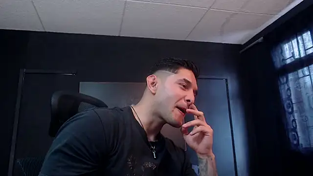 Snapshot of RichardMilleer chatting on February 25, 2:05 pm RichardMilleer online show from February 25, 2:05 pm