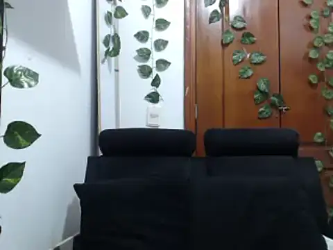 Snapshot of Rose_Jessy chatting on October 19, 5:08 am Rose Jessy online show from October 19, 5:08 am