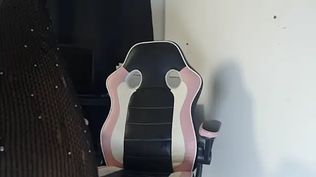 MayaScott11 online show from March 11, 7:09 pm