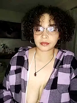 Snapshot of Julie_wallace chatting on October 5, 12:31 am Julie wallace online show from October 5, 12:31 am