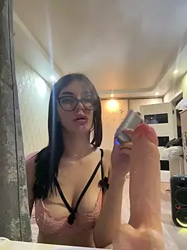 Snapshot of milka_catt chatting on October 10, 7:02 pm milka catt online show from October 10, 7:02 pm