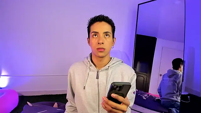 Snapshot of EstivenSallas chatting on September 22, 8:00 pm EstivenSallas online show from September 22, 8:00 pm