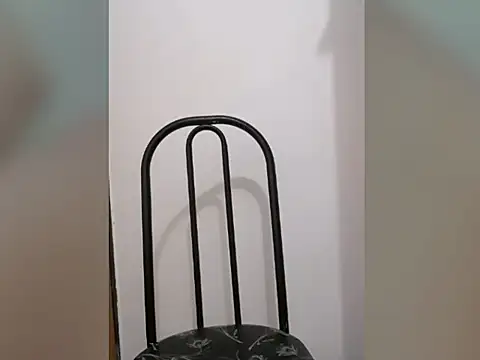 Snapshot of sexyynoturno_ chatting on September 23, 2:25 am sexyynoturno online show from September 23, 2:25 am