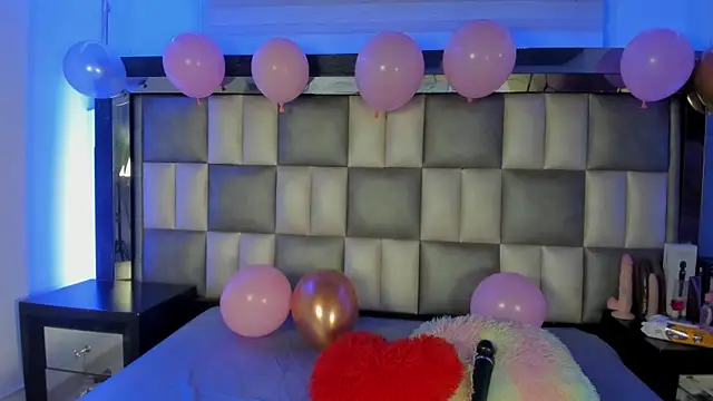 Snapshot of abbiecollins_js chatting on November 14, 2:10 am abbiecollins js online show from November 14, 2:10 am