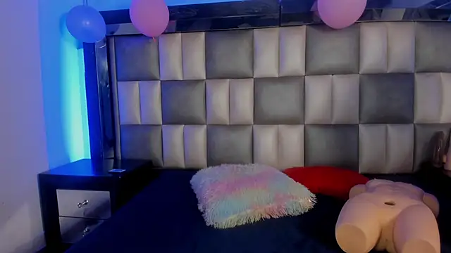 Snapshot of abbiecollins_js chatting on November 24, 5:07 am abbiecollins js online show from November 24, 5:07 am