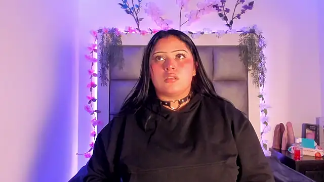 abbiecollins js online show from February 5, 4:17 am