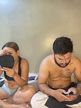 coupleyys online show from February 6, 8:34 pm