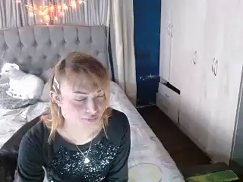 Snapshot of skarleth_hot21 chatting on September 15, 8:20 pm skarleth hot21 online show from September 15, 8:20 pm