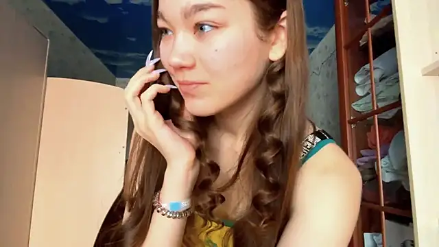 Cuteviola online show from April 17, 12:46 am