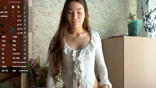 Cuteviola online show from April 21, 12:56 am