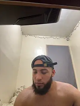 LeoPR00 online show from December 5, 5:49 am