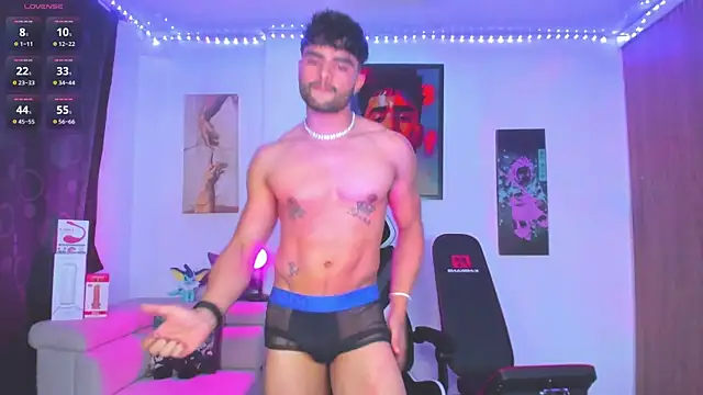 Snapshot of JordanRossie chatting on October 1, 11:33 pm JordanRossie online show from October 1, 11:33 pm