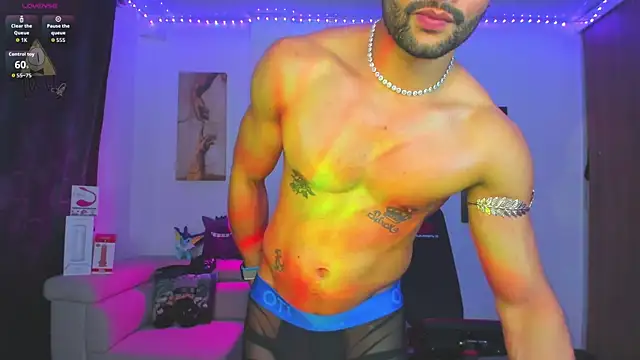 Snapshot of JordanRossie chatting on October 4, 12:30 am JordanRossie online show from October 4, 12:30 am