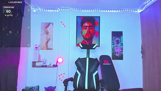 Snapshot of JordanRossie chatting on October 20, 11:16 pm JordanRossie online show from October 20, 11:16 pm