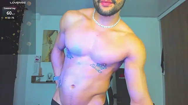 Snapshot of JordanRossie chatting on October 21, 11:27 pm JordanRossie online show from October 21, 11:27 pm