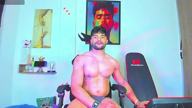 Snapshot of JordanRossie chatting on October 22, 10:53 pm JordanRossie online show from October 22, 10:53 pm